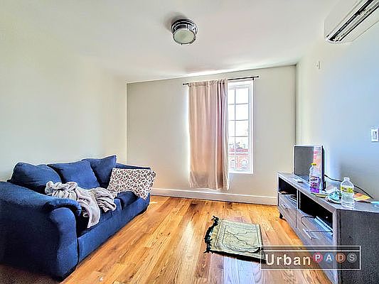 4th image of 1083 Rogers Ave #3A