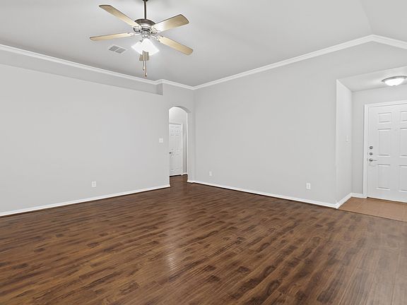 5th image of 2213 Whitney Dr