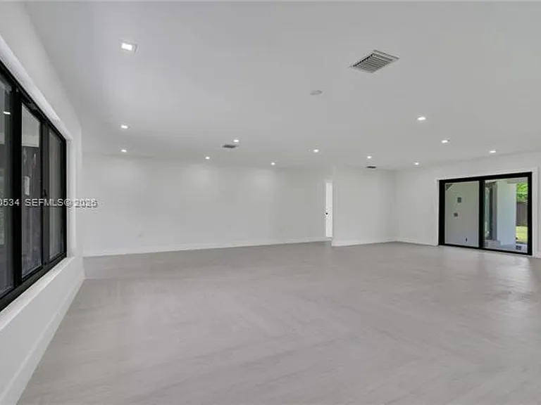17680 SW 54th St #17680 — Photo 33