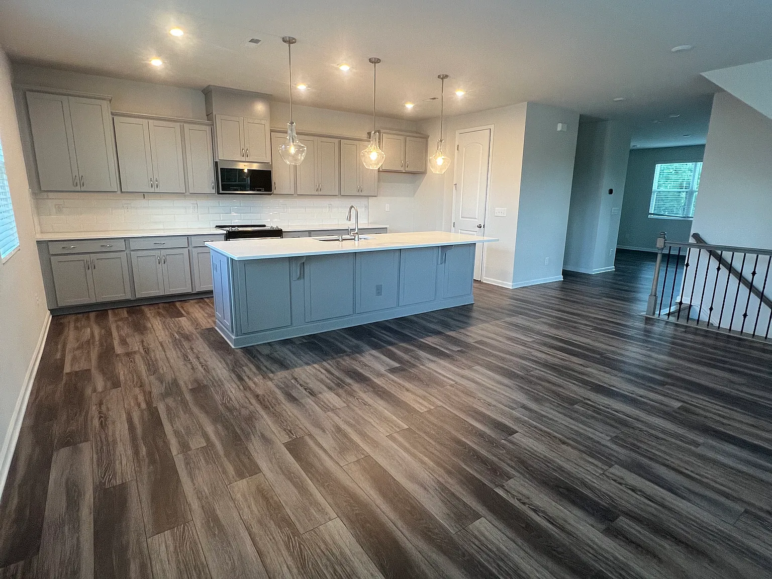 4 bed, 3.5 bath, 2536 sqft, $3,400 — Photo 3