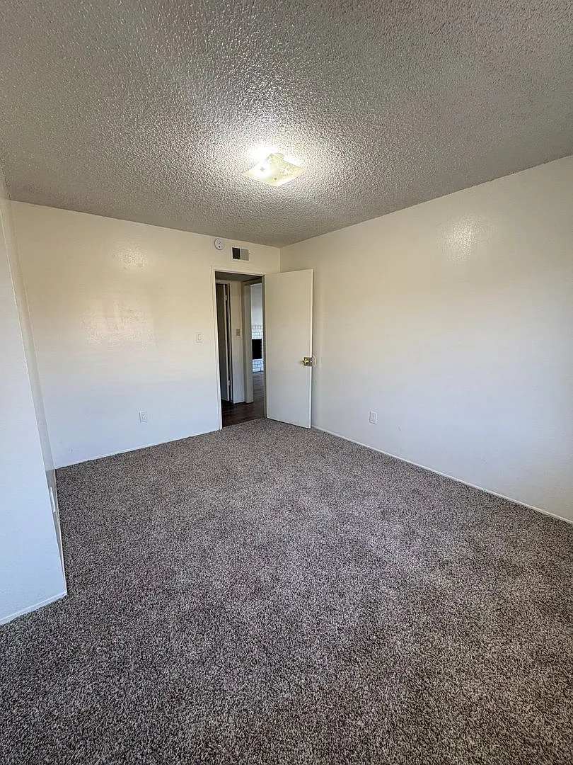 M13- 2820 N. Halfmoon Dr. — Photo 4