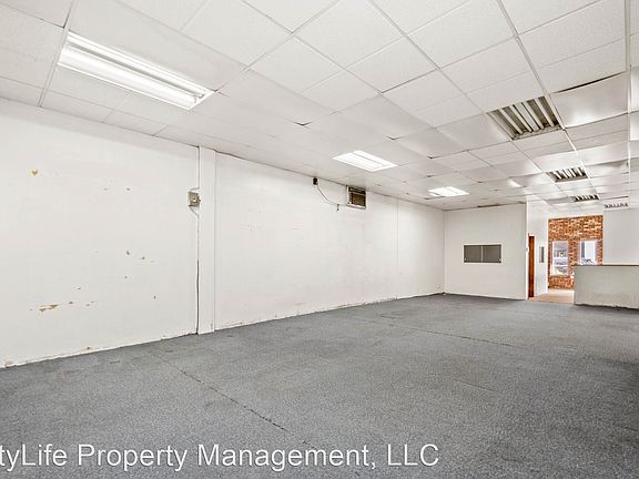 4th image of 412 Mill St #10716162