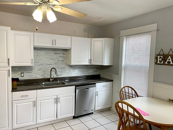 5th image of 95 Putnam St #1