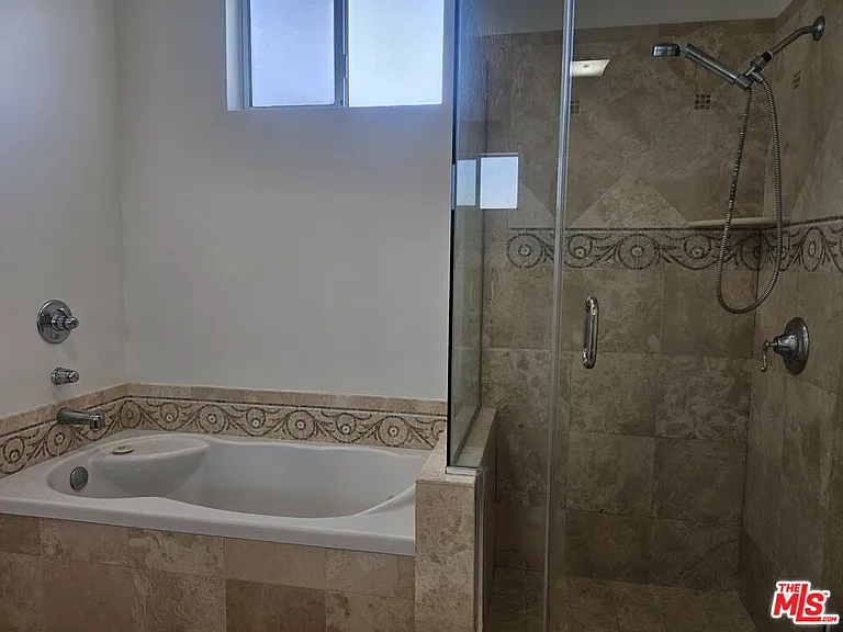 332 S Oxford Ave #201 — Photo 17