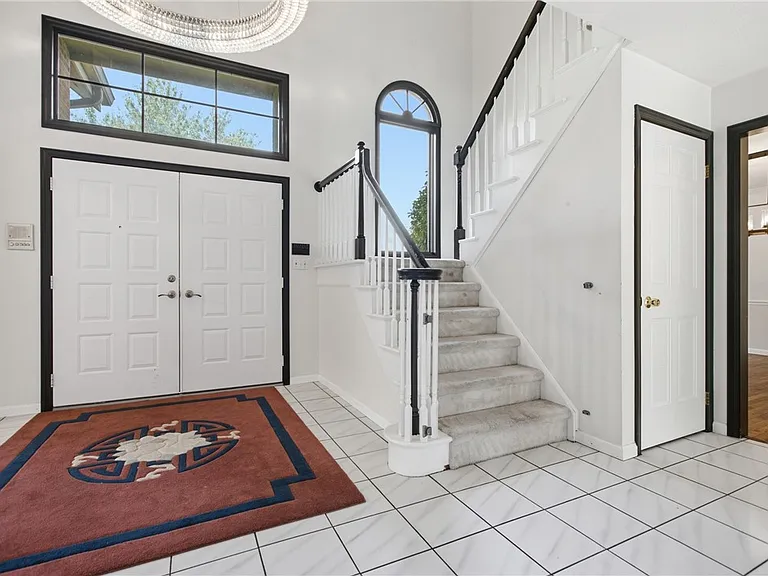 2501 Birchwood Ct — Photo 4