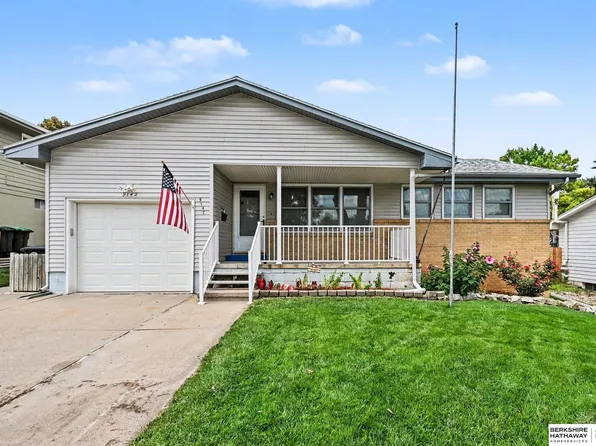 9142 Manderson St, Omaha, NE 68134