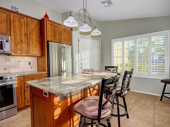 4th image of 1844 E Palomino Dr