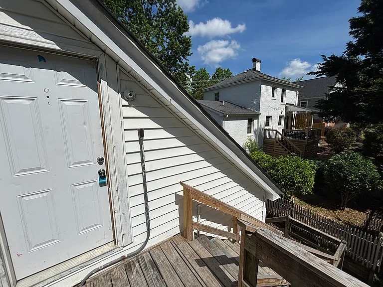 298 N Fairview Ave #B — Photo 5