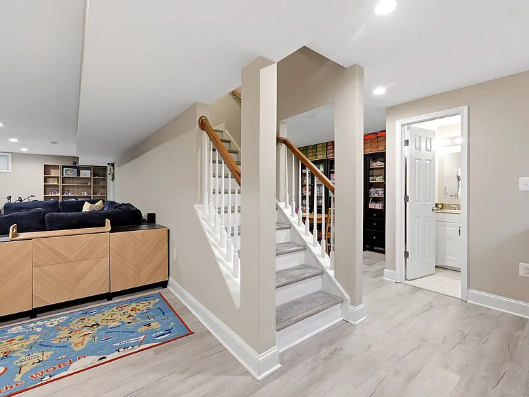 911 Riva Ridge Dr — Photo 25