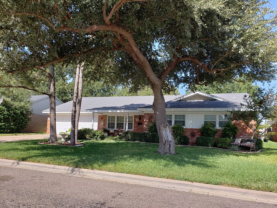 1st image of 2739 Fair Oaks Cir