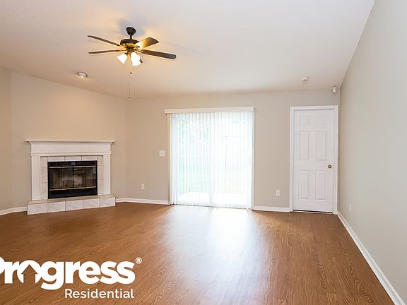 4th image of 522 Summit Dr