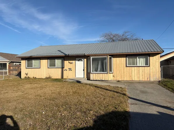 136 J St NE, Ephrata, WA 98823