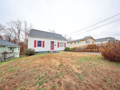 123 Lakeview Avenue, Waterbury, CT, 06705