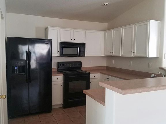 4th image of 10818 W Cambridge Ave