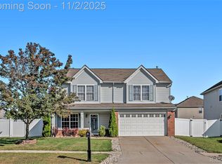 437 Sweet Briar Rdg, Linden, MI 48451