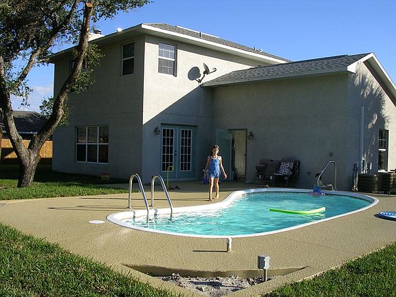Rear of House Pool now enclosed