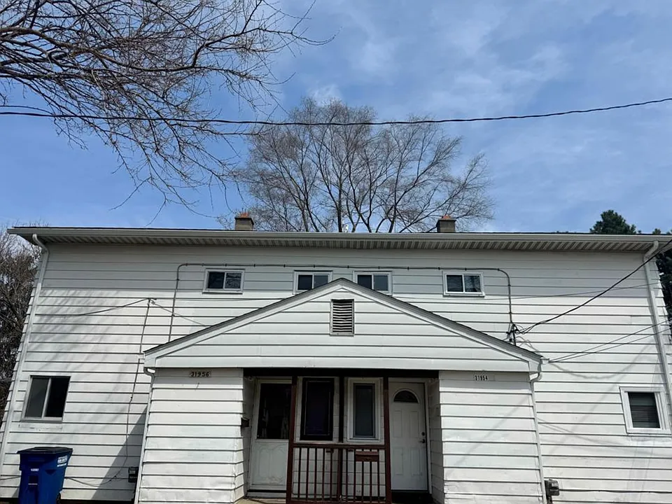 31954-31956 Charlevoix Ct