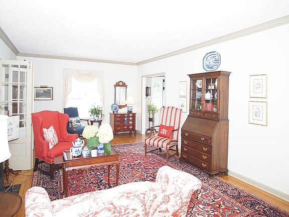 5th image of 205 Park Pl