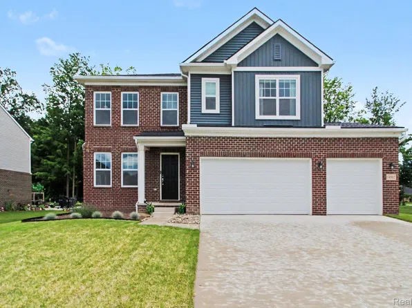 14502 Laurelwood Dr, Belleville, MI 48111