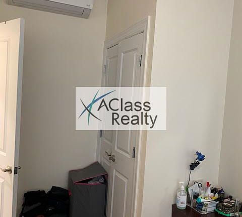 4th image of 31-17 Steinway St #3D