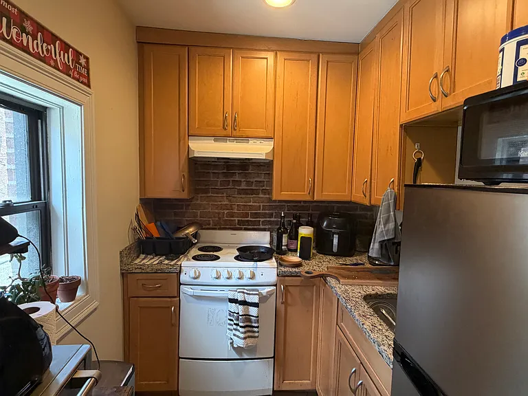 914 Beacon St #3 — Photo 17