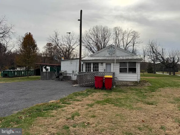 2 Irish Gap Rd, Newville, PA 17241