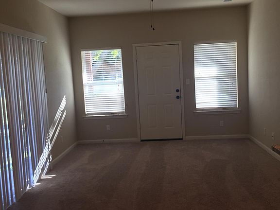 4th image of 3012 Rex Cruse Dr