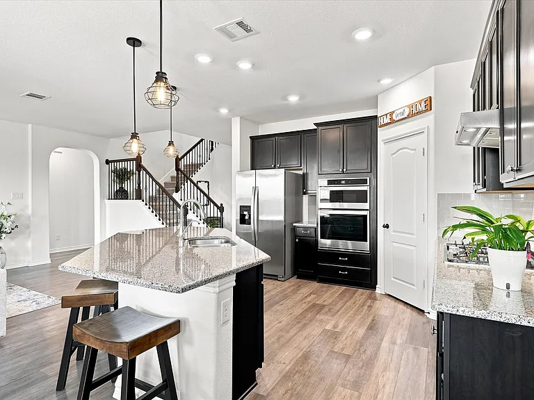2613 Wayne Ave — Photo 9