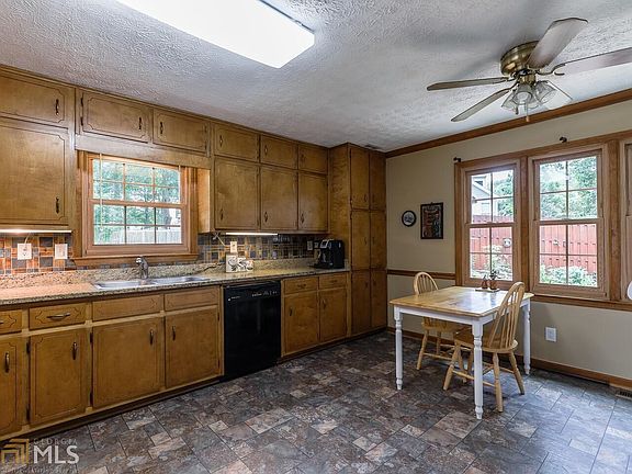 5th image of 2261 Deer Oaks Trl