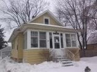 677 Oakland Ave, Elgin, IL 60120
