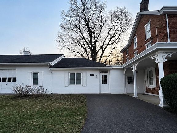 3rd image of 900 Homestead Ln