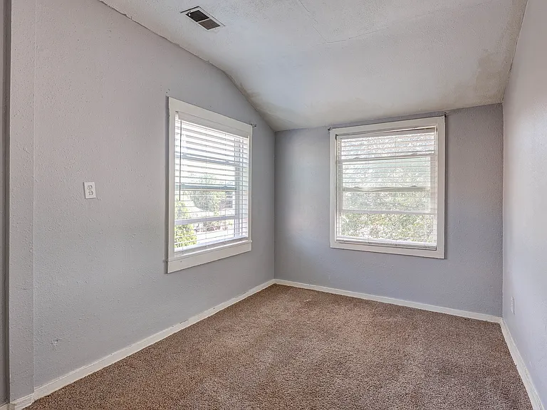 3657 S King St — Photo 8