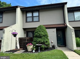 34 W Azalea Ln, Mount Laurel, NJ 08054