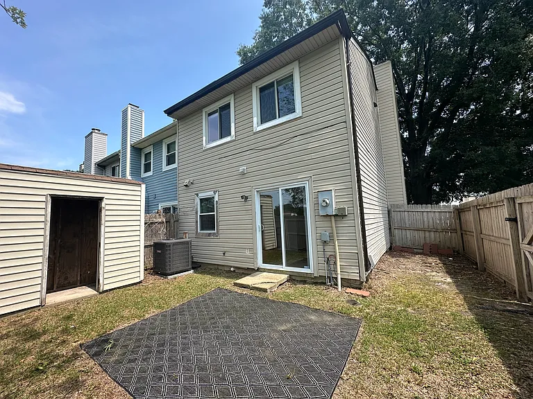 3590 Windmill Dr — Photo 23