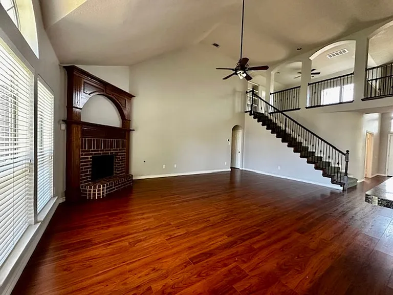 7005 Crenshaw Ln — Photo 21