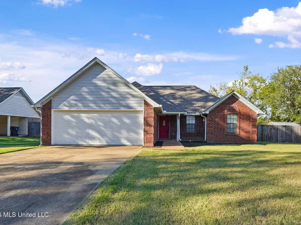 390 Shady Grove Dr, Hernando, MS 38632