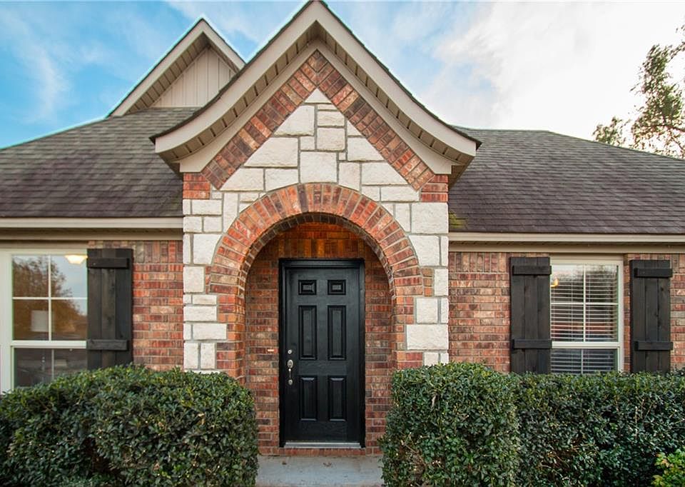 1st image of 3563 W McLaren Dr