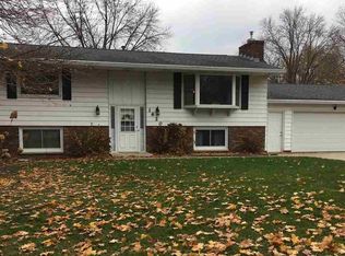 1620 James Dr, North Mankato, MN 56003