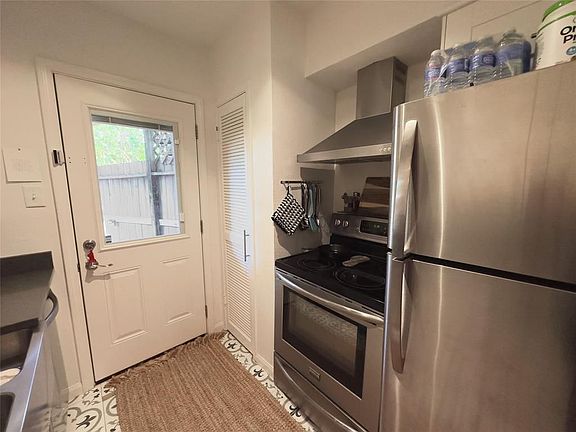 5th image of 1809 Stoney Brook Dr #68