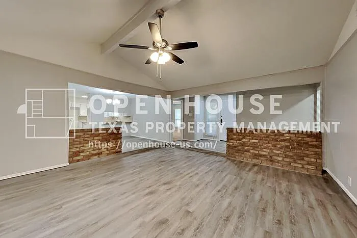 4300 Spring Hill Ln — Photo 4