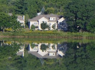 1607 Pond View Ct, Middleton, WI 53562