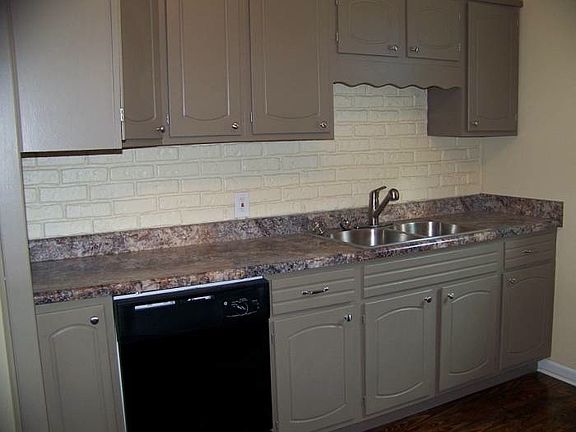 3rd image of 1022 Beechwood Dr SW