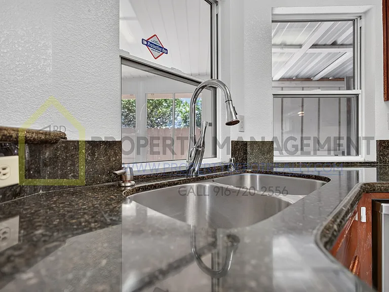 8072 Bothwell Dr — Photo 14