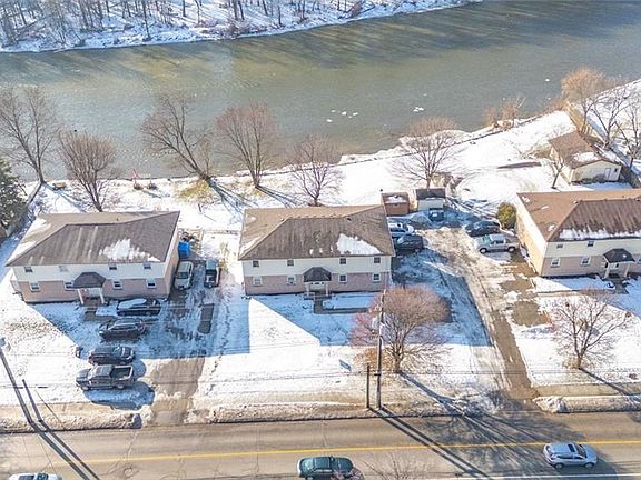 3rd image of 58 Willow St