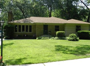8524 Elmwood Dr, Munster, IN 46321