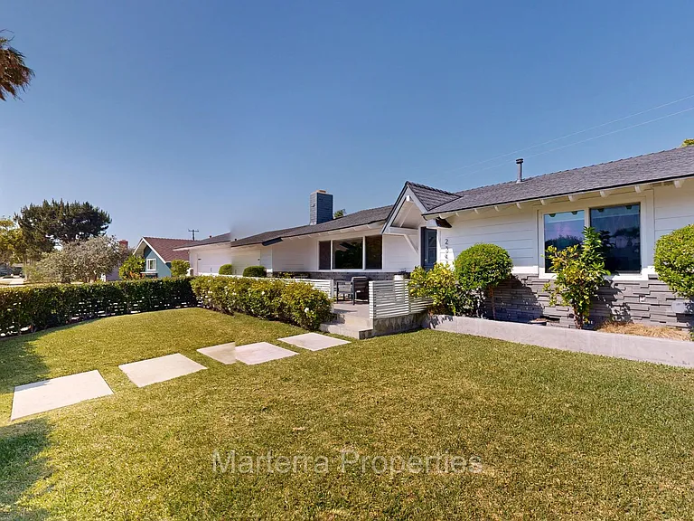 2342 Fordham Dr — Photo 3