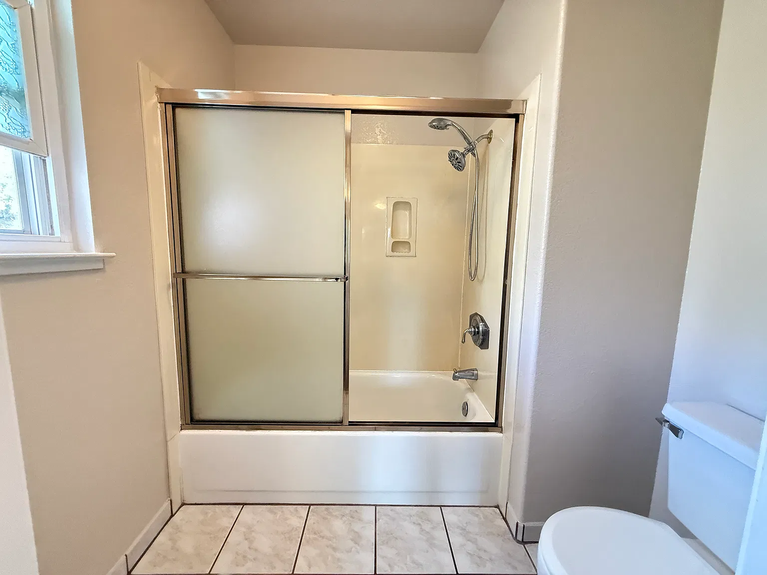 4 bed, 2.5 bath, 1723 sqft, $3,495 — Photo 3