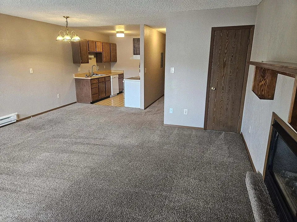 Task Manager Sign In 2421 S. McKinley Street - 2421 McKinley St Casper WY | Zillow