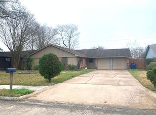 519 Cole St, Webster, TX 77598