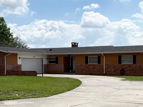 1208 W Lake Buckeye Dr, Winter Haven, FL 33881